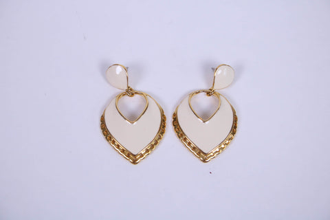 Vtg cream/gold earrings