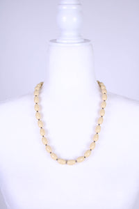 Vtg cream beaded necklace 23.5"